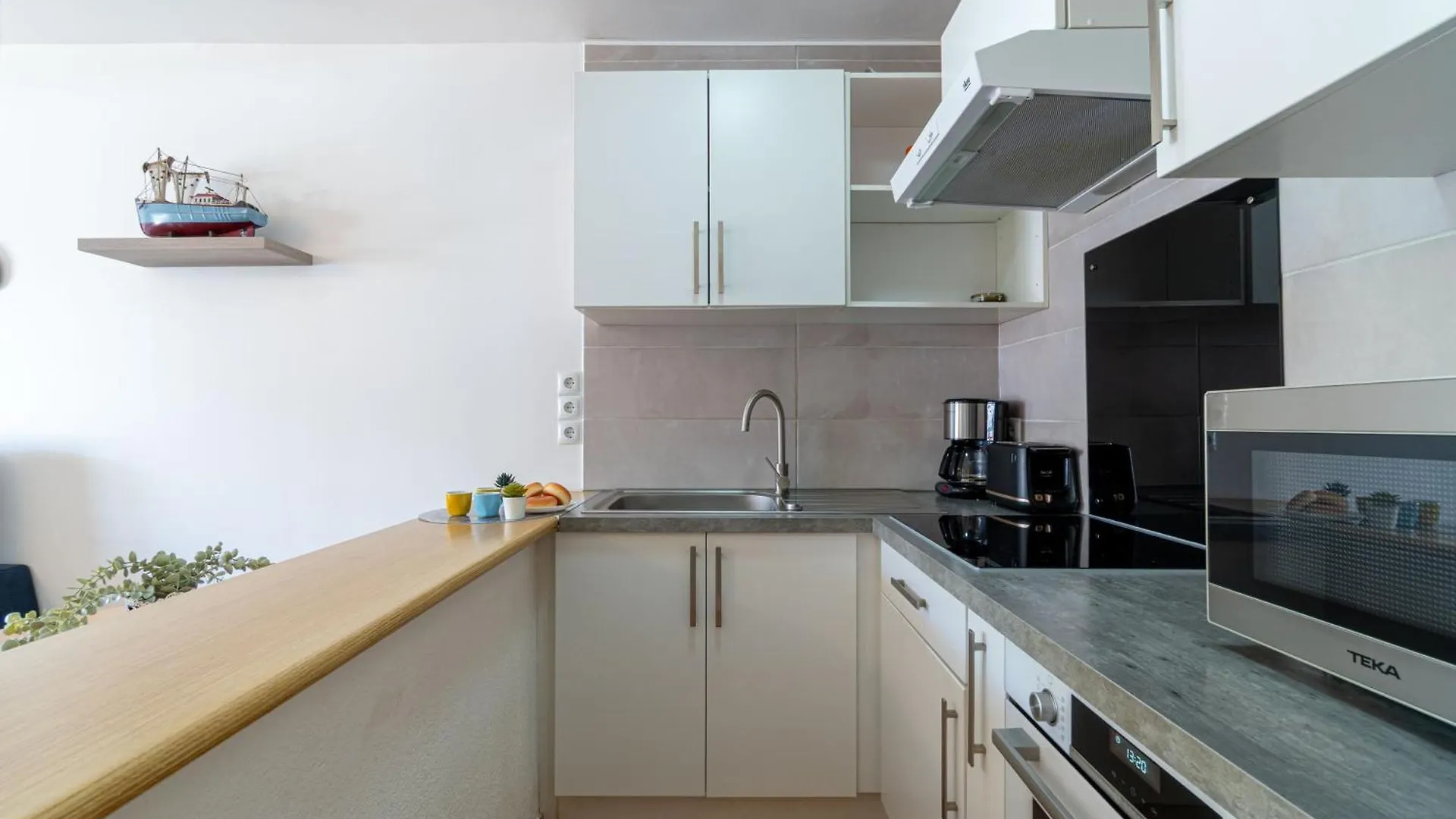 Basic Comfort Apartment Pattaya 0158 Empuriabrava