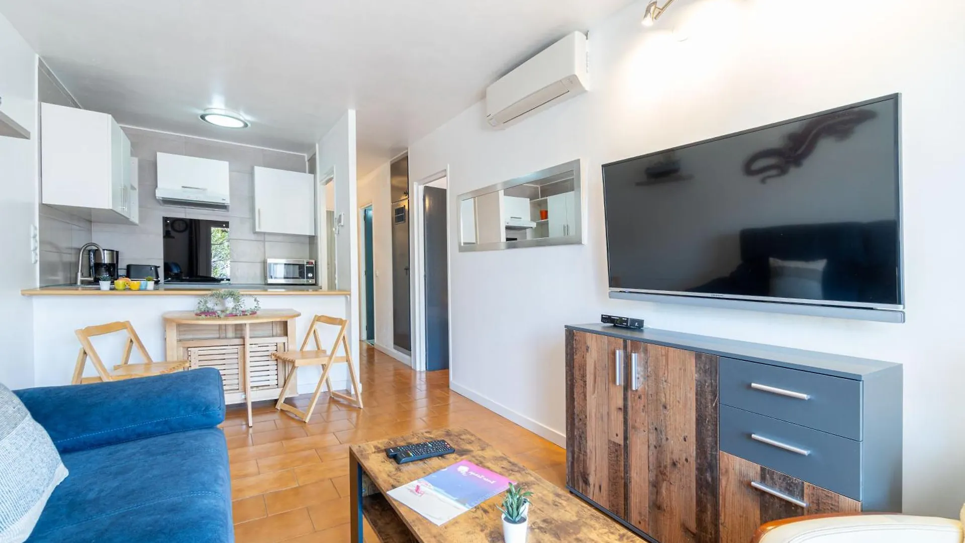 Basic Comfort Apartment Pattaya 0158 Empuriabrava Spanien