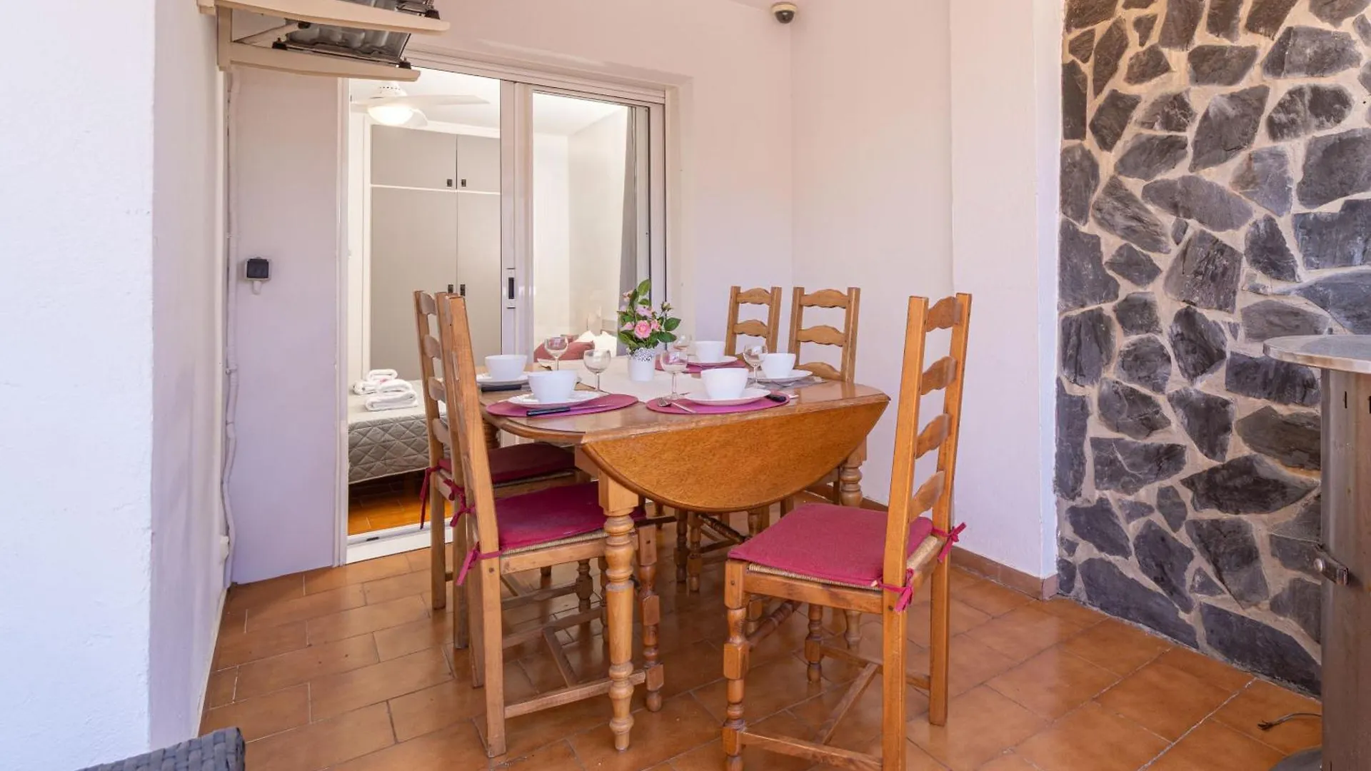 Basic Comfort Apartment Pattaya 0158 Empuriabrava Spanien